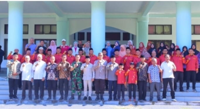 Bupati Bambang Firdaus SE Melepas Kafilah Kab.Dompu Pada MTQ Ke XXXI Tingkat Propinsi NTB.